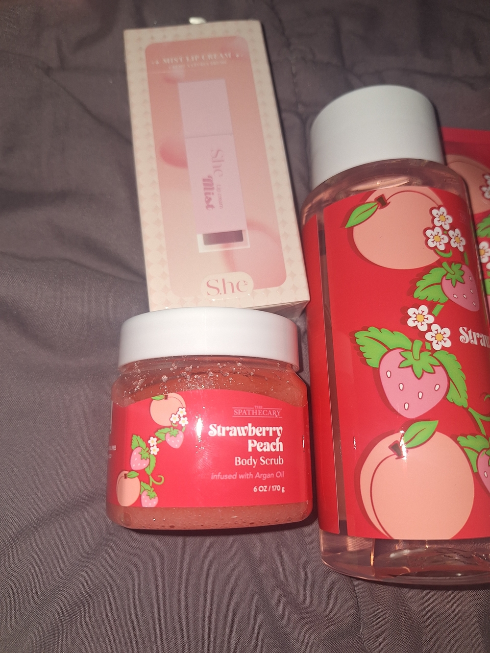 Strawberry Peach Bath & Body Set - Pink/Peach With Lip Gloss - Picture 2 of 4